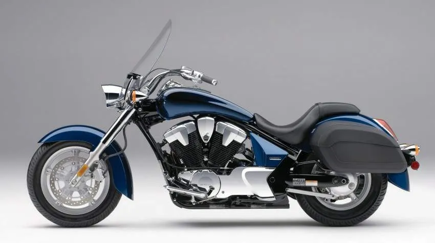 HONDA VT 1300CT Interstate honda vt-1300ct-interstate_2010 3