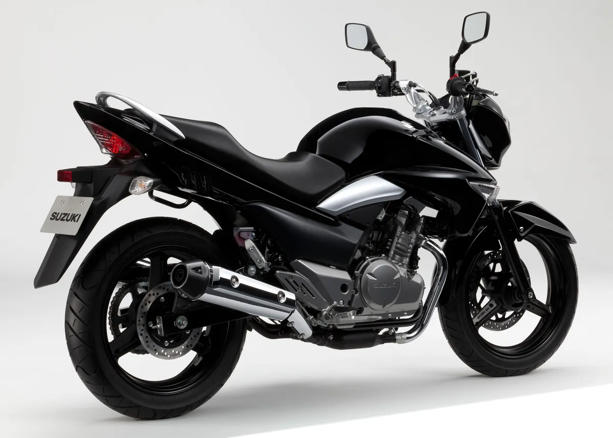 SUZUKI Inazuma 250 (2011-2012)