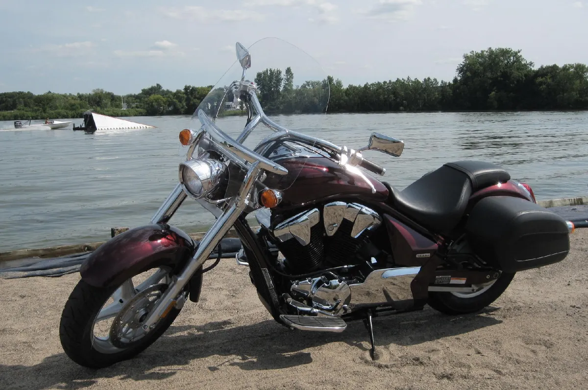 HONDA VT 1300CT Interstate honda vt-1300ct-interstate_2011 3