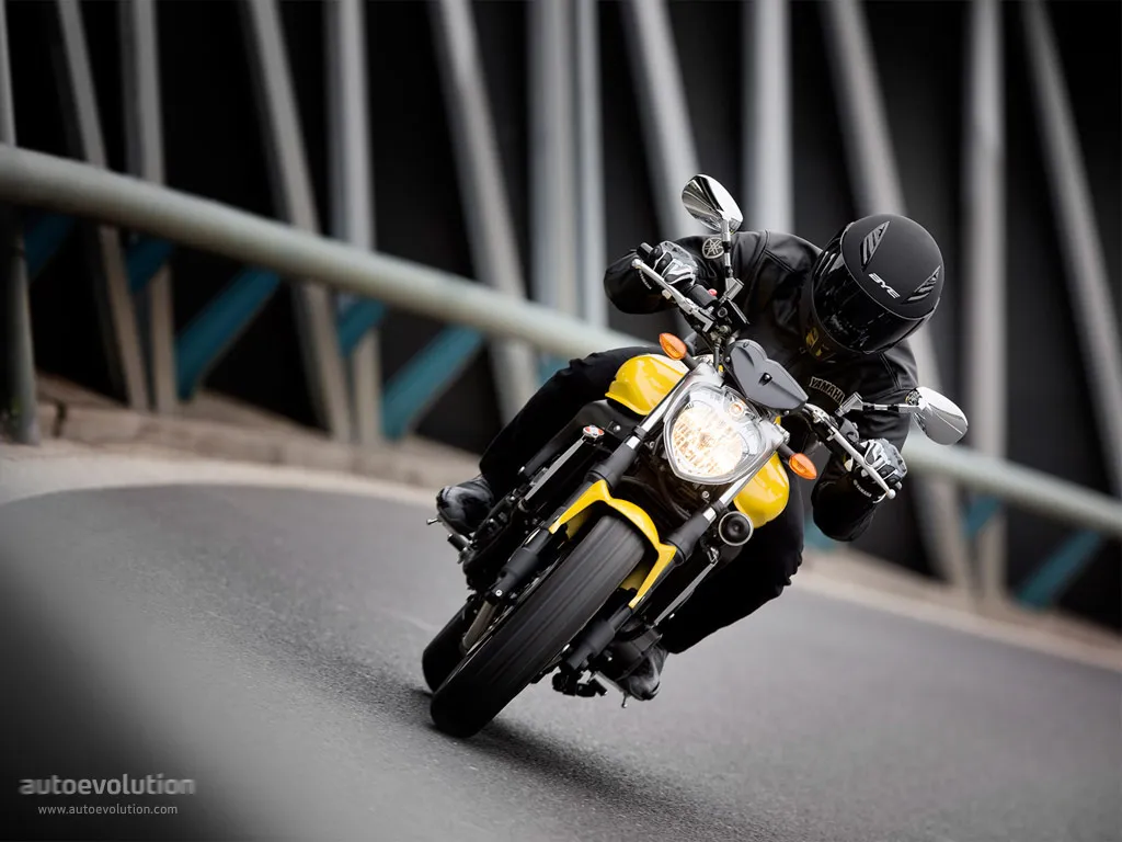 YAMAHA FZ6-S2 (2006-Present)