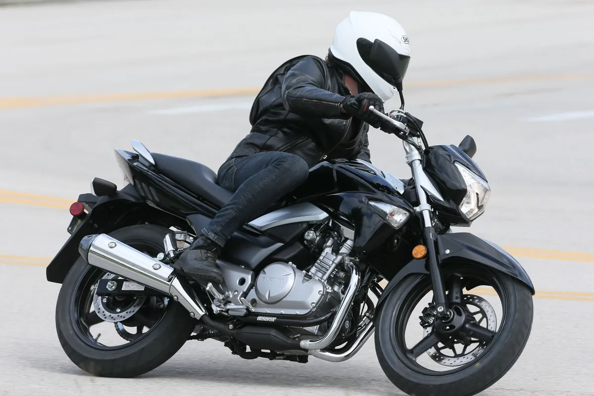 Suzuki GW250 2013