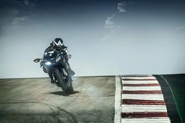 KAWASAKI ZX-10RR (2017-2018)