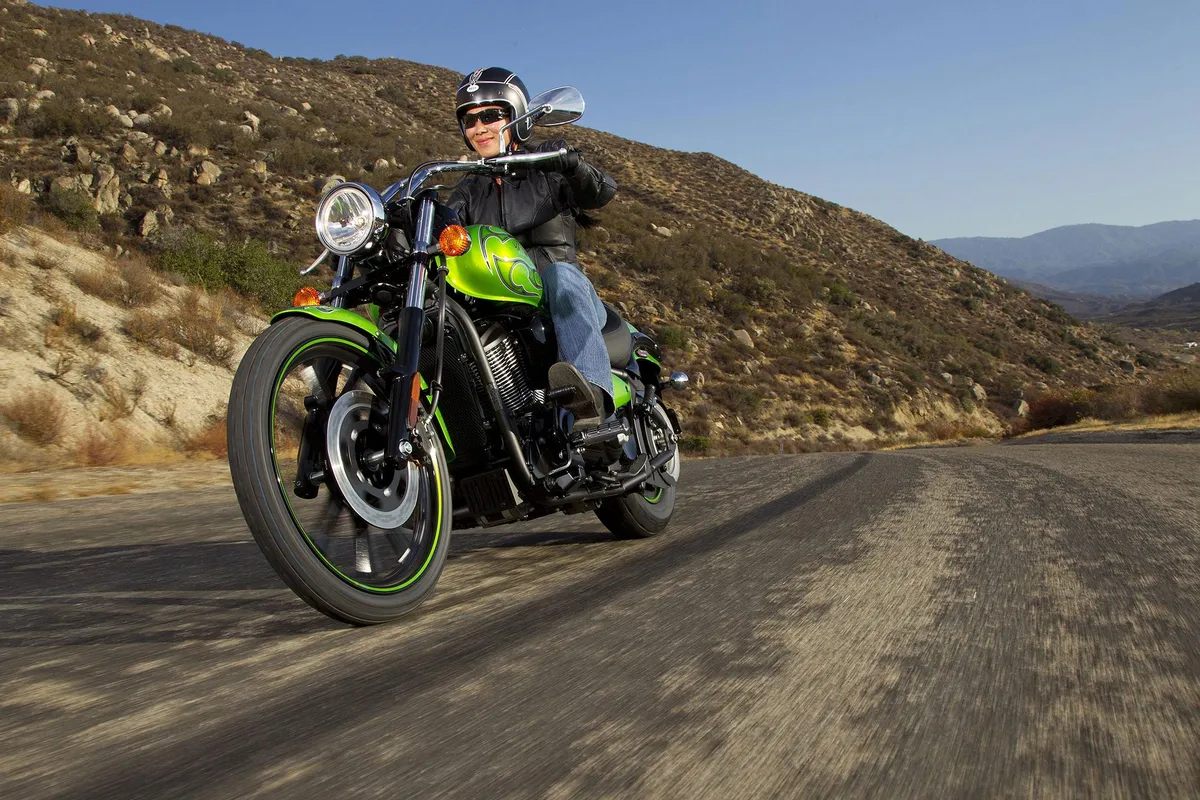 KAWASAKI Vulcan 900 Custom (2013-2014)