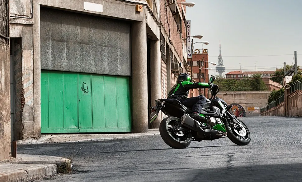 KAWASAKI Z800 (2013-2014)