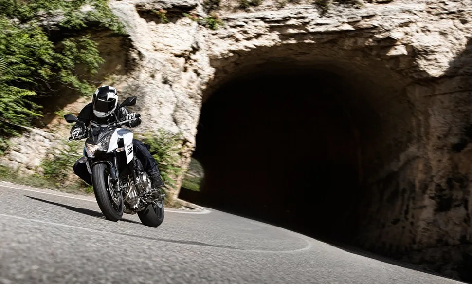 KAWASAKI Z800 e (2013-2014)