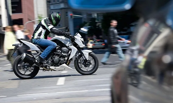 KAWASAKI Z750 (2010-2011)