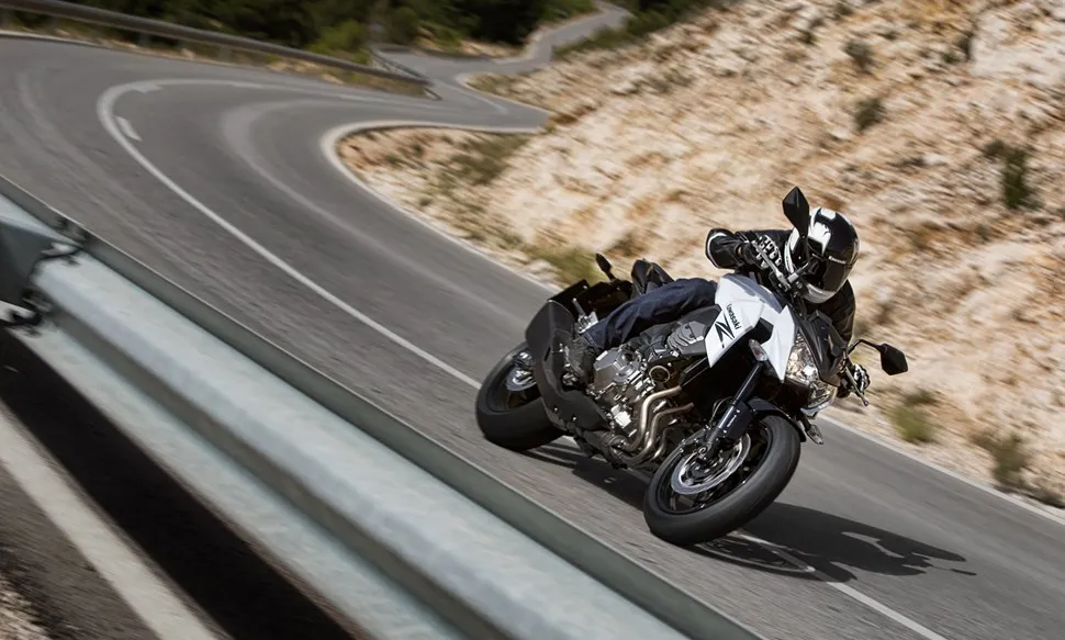 KAWASAKI Z800 e (2013-2014)