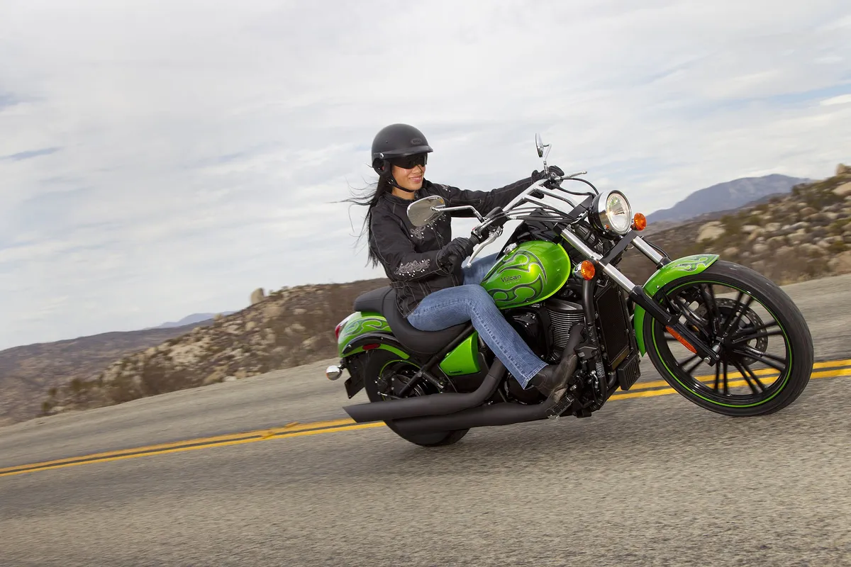 KAWASAKI Vulcan 900 Custom (2013-2014)
