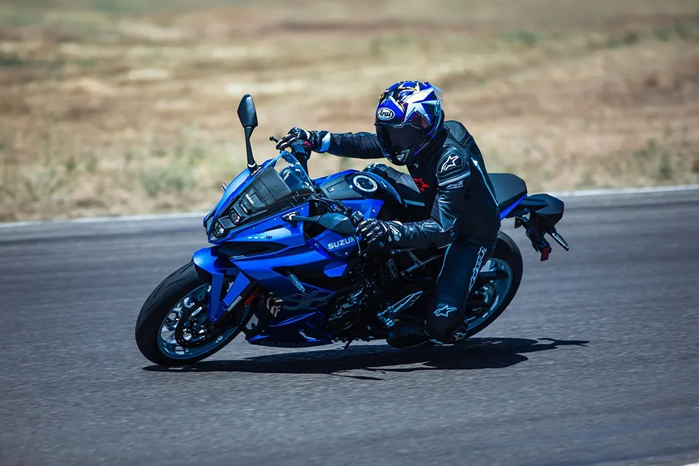 SUZUKI GSX-8R (2024-Present)