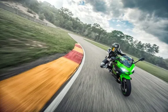KAWASAKI NINJA 400 (2018)