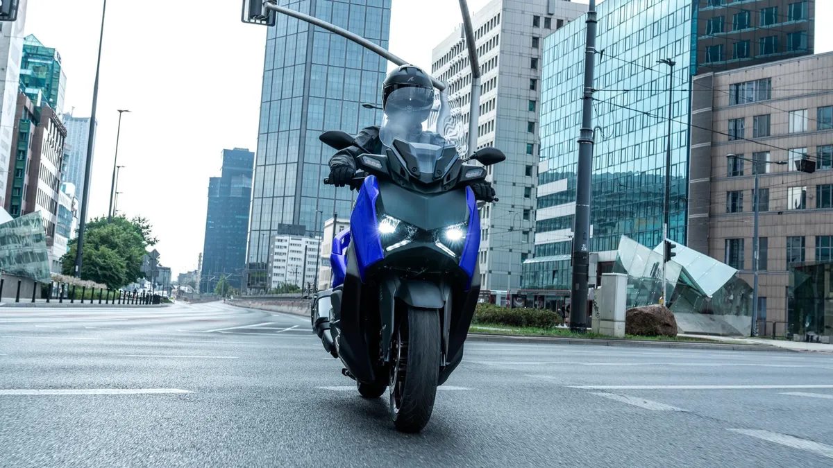 YAMAHA XMAX 300 (2025-Present)