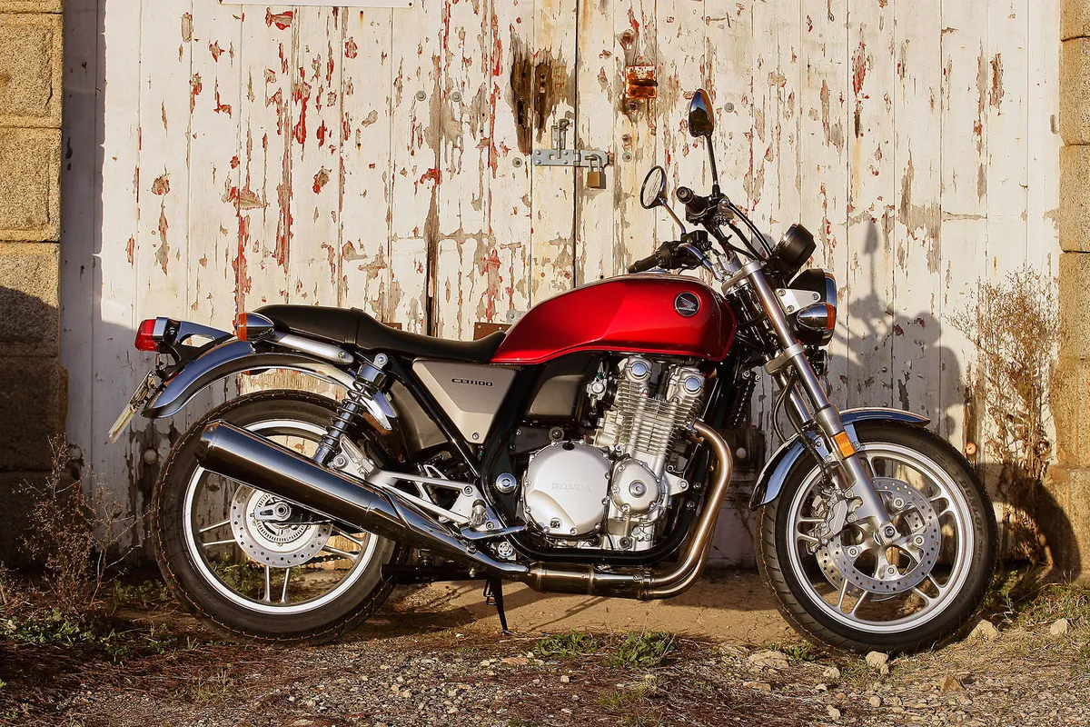 HONDA CB1100 Naked (2010-2011)