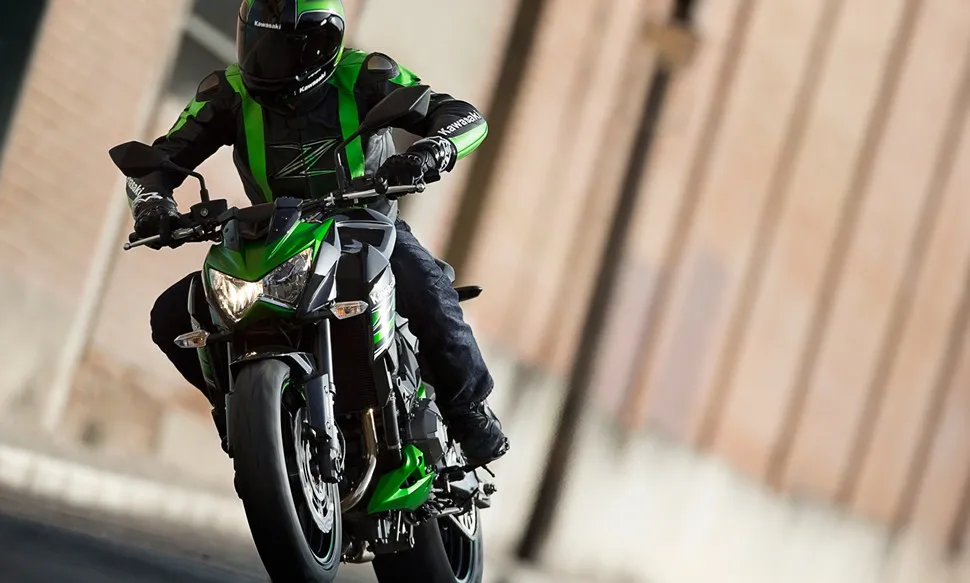 KAWASAKI Z800 (2013-2014)