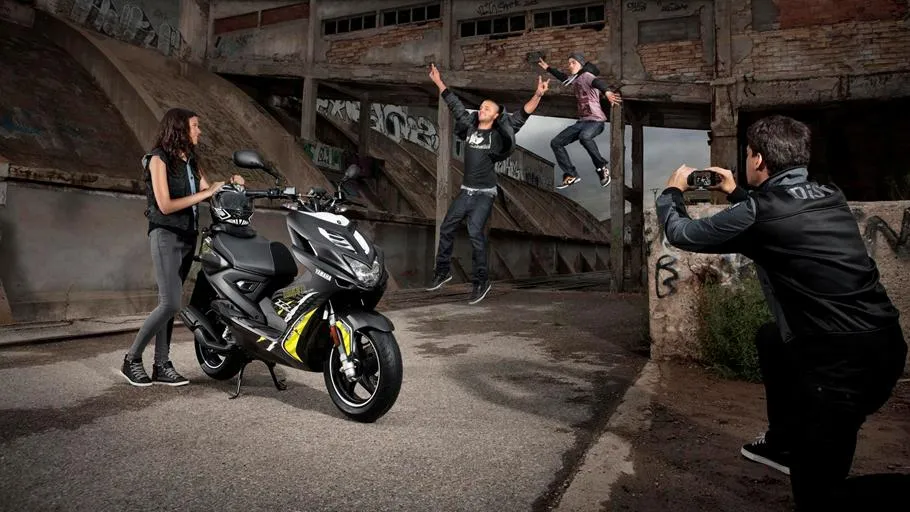 YAMAHA Aerox Naked (2012-2014)