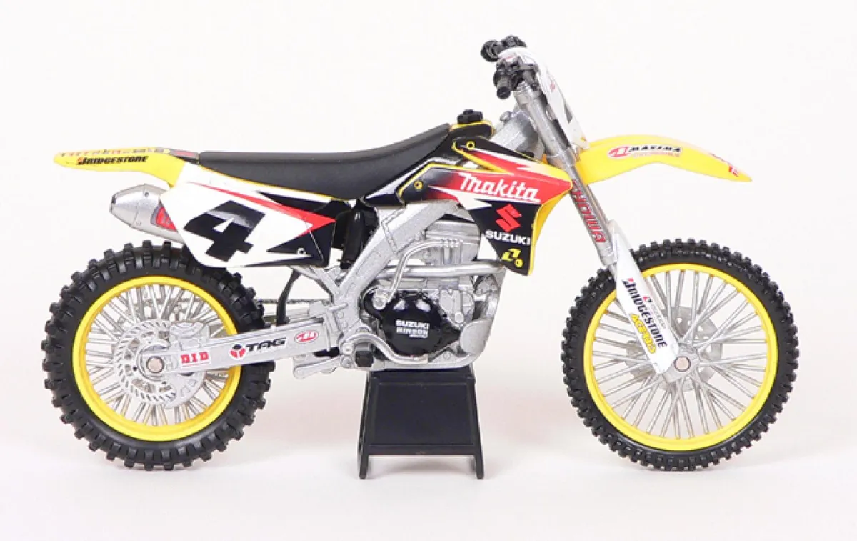 Suzuki Z 450 Carmichael Replica
