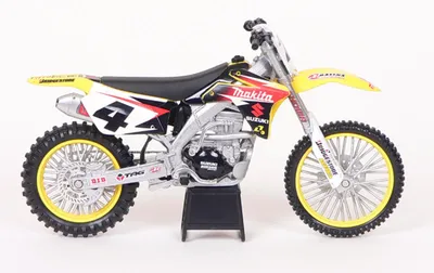 Suzuki Z 450 Carmichael Replica