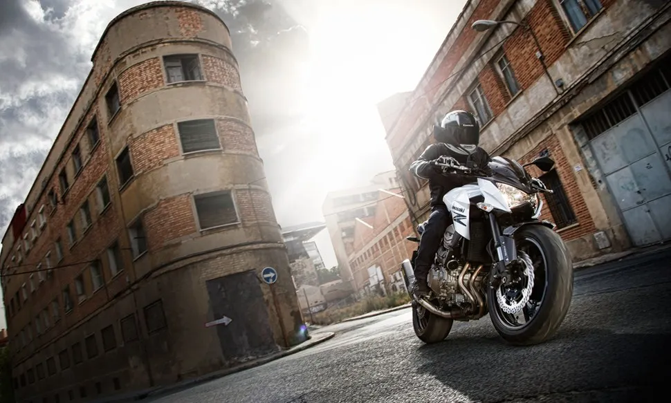 KAWASAKI Z800 e (2013-2014)