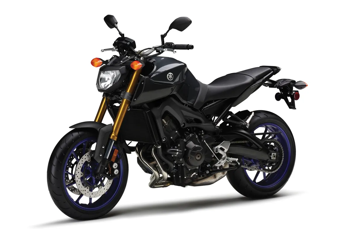 YAMAHA FZ-09 (2013-2014)