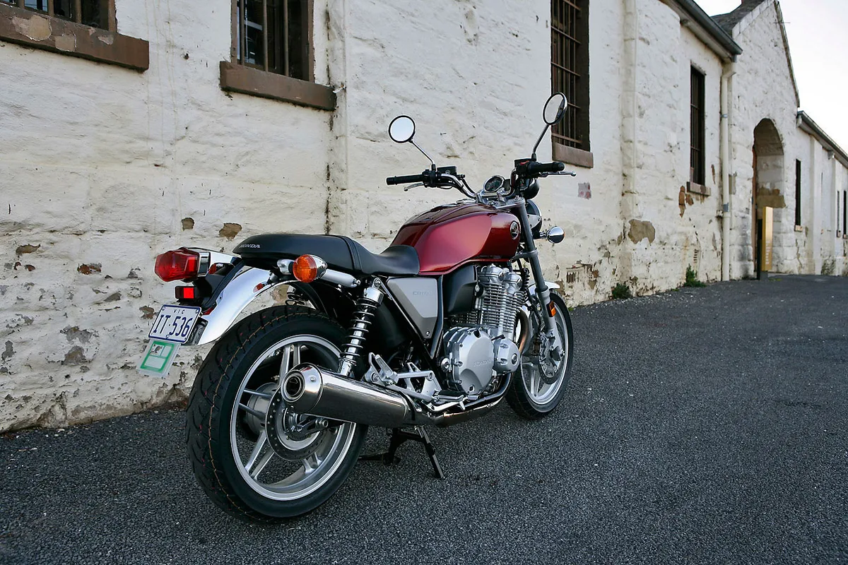 HONDA CB1100 Naked (2010-2011)
