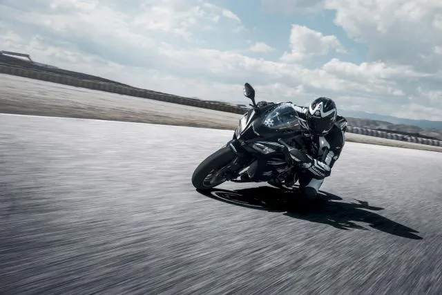 KAWASAKI ZX-10RR (2017-2018)