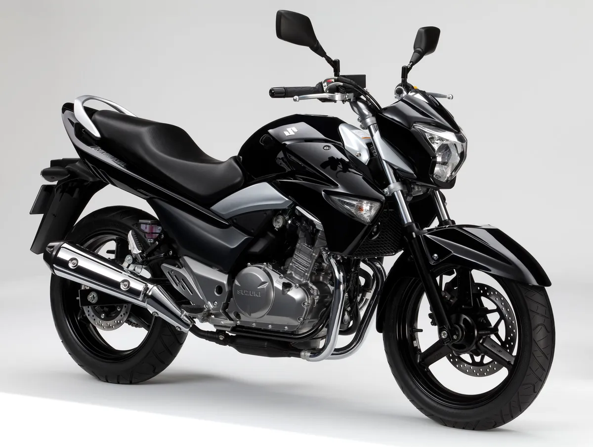 SUZUKI Inazuma 250 (2011-2012)