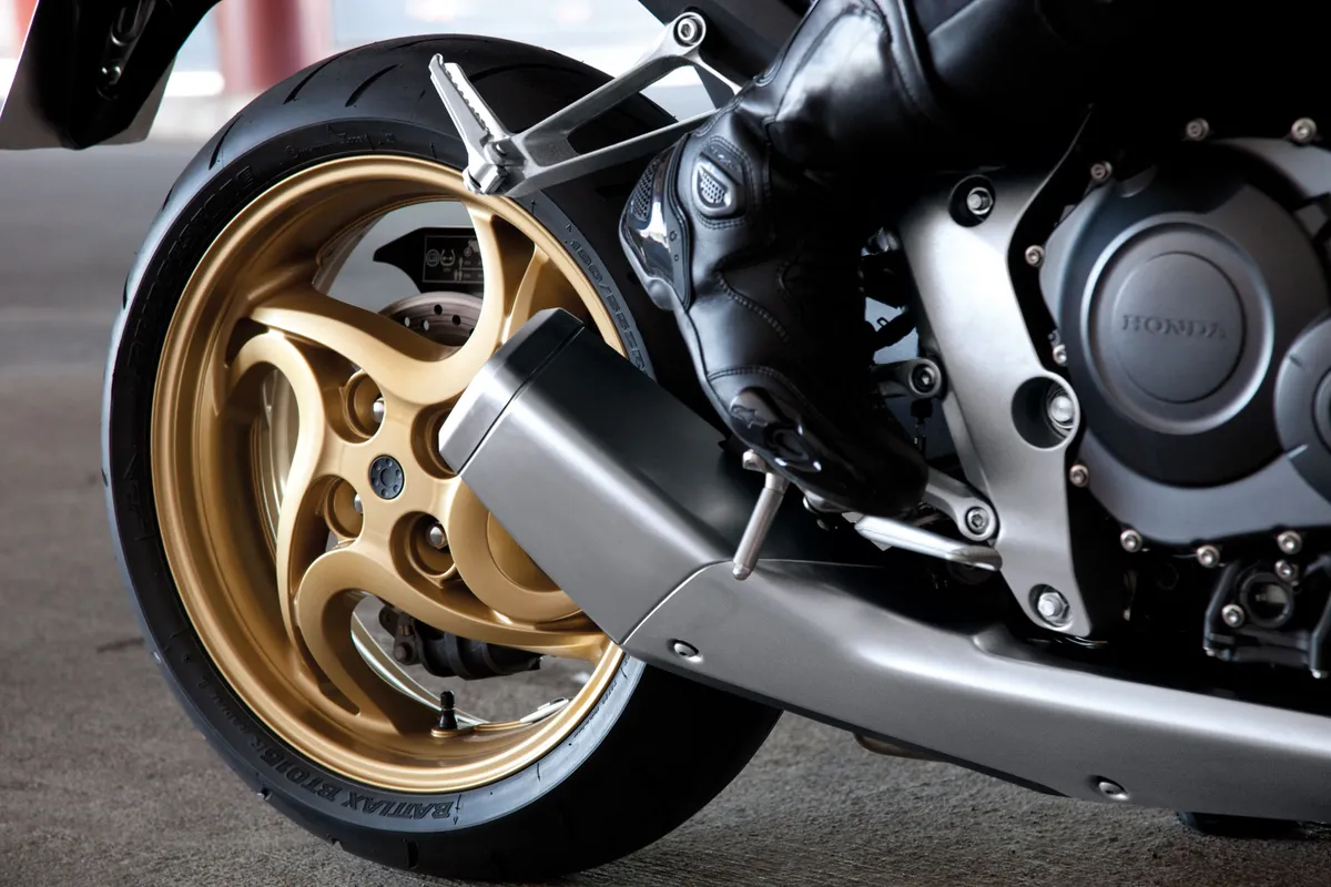 HONDA CB1000RA (2011-2012)