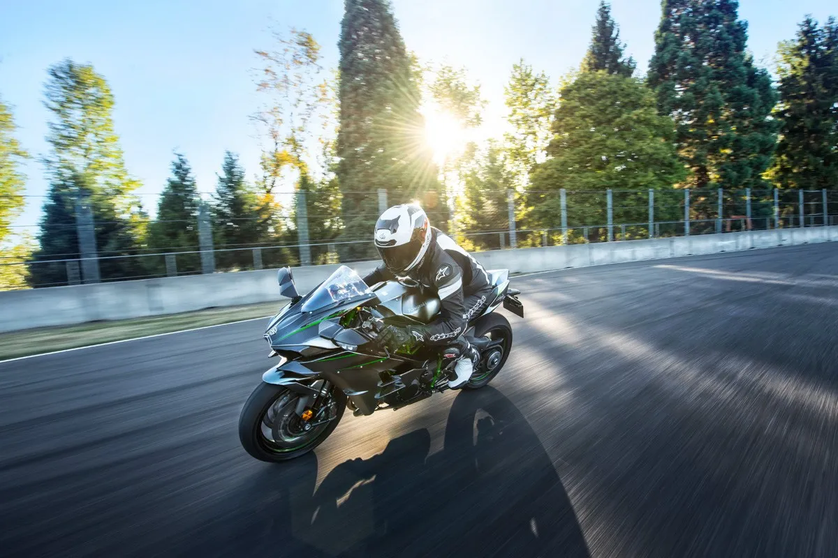 KAWASAKI NINJA H2 CARBON (2018-Present)