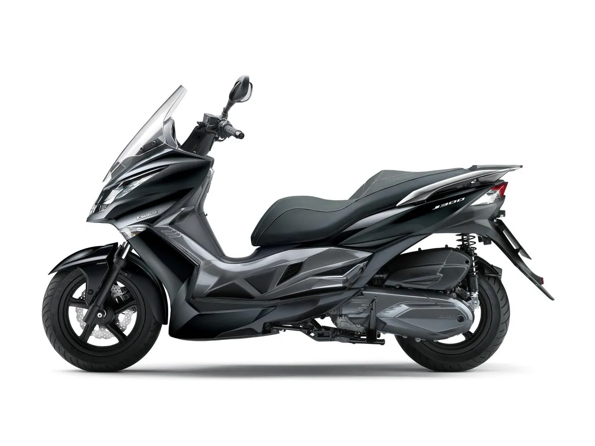 KAWASAKI J300 (2016-2017)