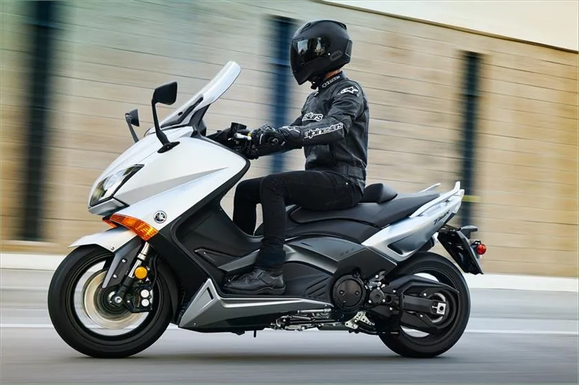 YAMAHA TMAX 530 (2016-2017)