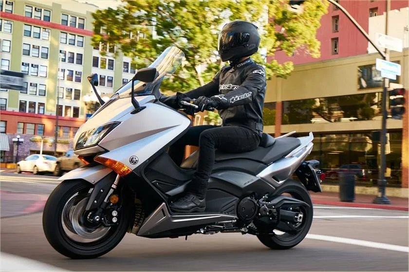 YAMAHA TMAX 530 (2016-2017)