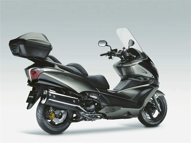 HONDA SW-T600 (2011)