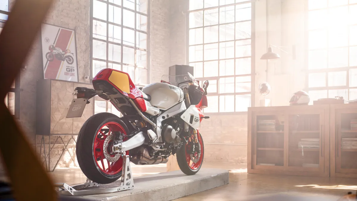 YAMAHA XSR900 GP (2023-Present)