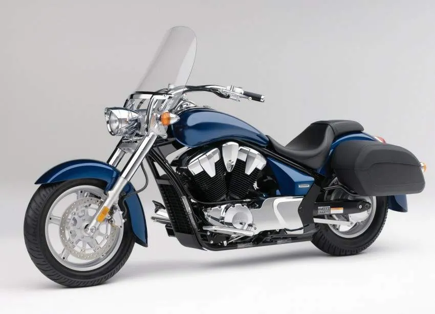 HONDA VT 1300CT Interstate honda vt-1300ct-interstate_2010 1