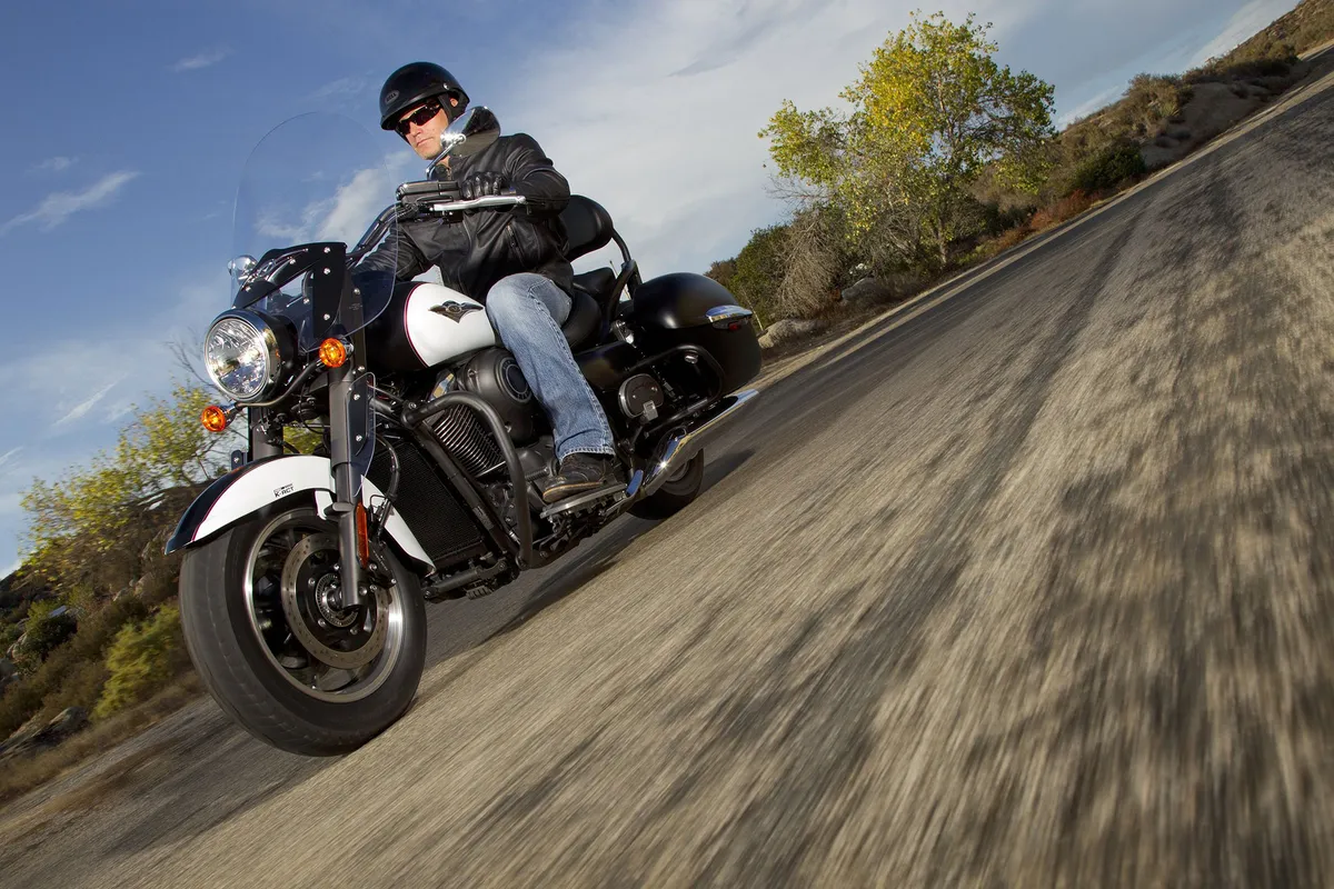 KAWASAKI Vulcan 1700 Nomad ABS (2013-2014)