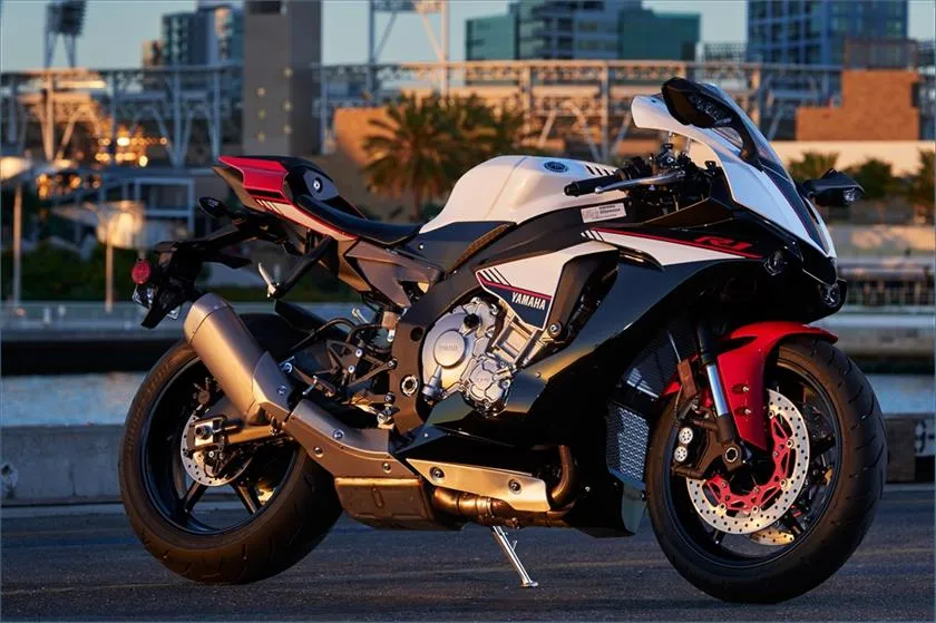 YAMAHA YZF-R1S (2016-Present)