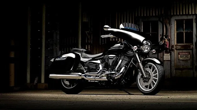 YAMAHA XV1900A Midnight Star Casual Full Dress (2013-2014)