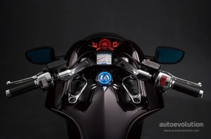 HONDA DN-01 (2010-2010)